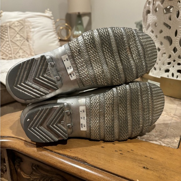 Hunter Silver Metallic Rainboots - Picture 7 of 7
